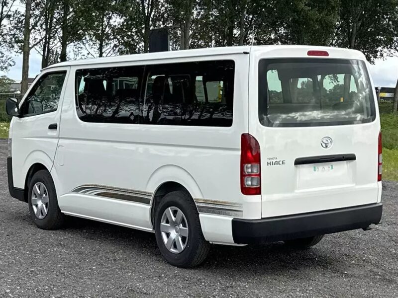 2023 Toyota Hiace 4x2
